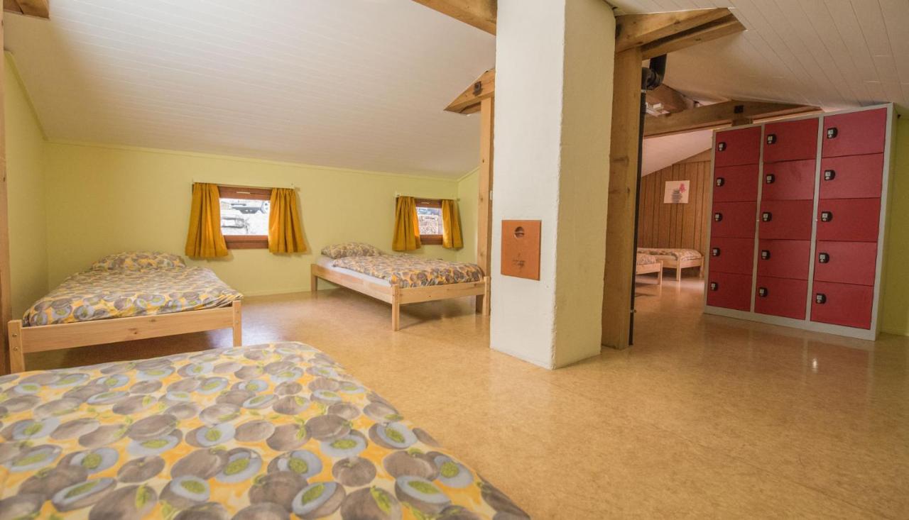 Schutzenbach Backpackers For Adults 18-35 Vandrehjem Lauterbrunnen Eksteriør billede