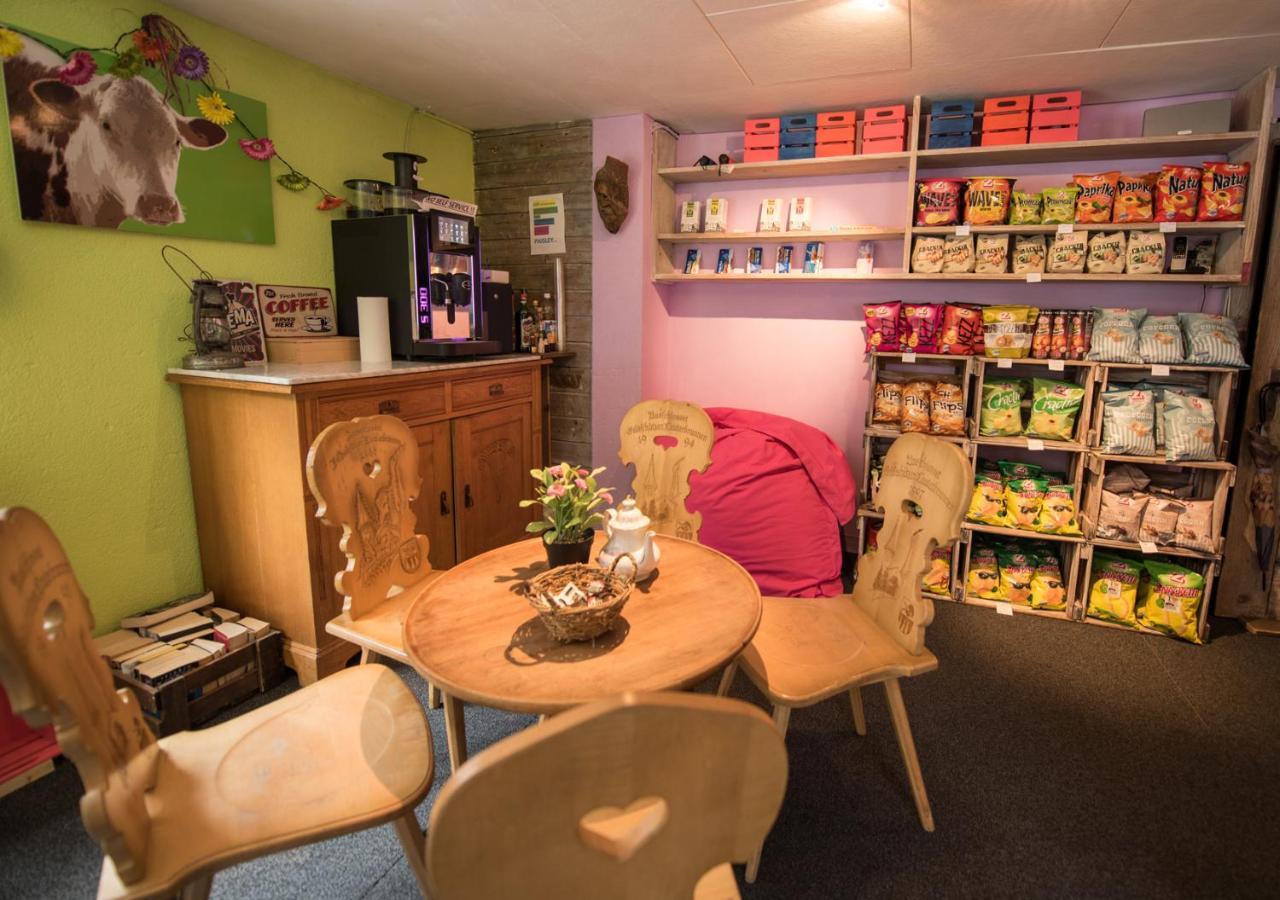 Schutzenbach Backpackers For Adults 18-35 Vandrehjem Lauterbrunnen Eksteriør billede
